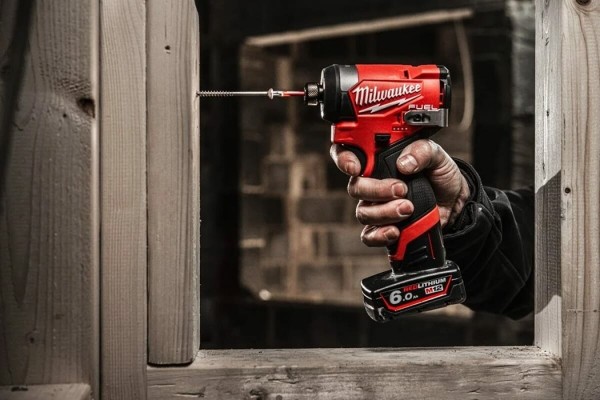 Акумуляторний гвинтокрут Milwaukee M12 FID2-0 (4933479876) (без АКБ та ЗП) Акумуляторний гвинтокрут Milwaukee M12 FID2-0 (4933479876) (без АКБ та ЗП)