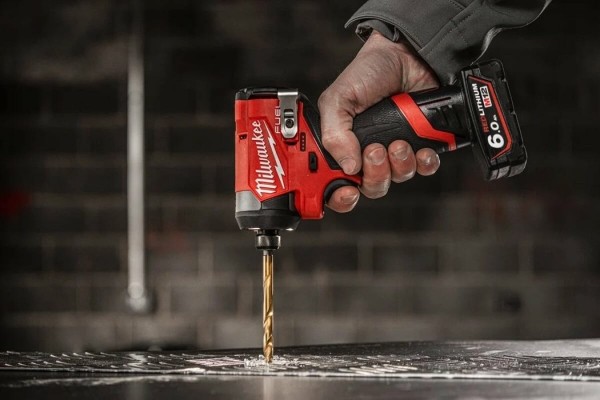 Акумуляторний гвинтокрут Milwaukee M12 FID2-0 (4933479876) (без АКБ та ЗП) Акумуляторний гвинтокрут Milwaukee M12 FID2-0 (4933479876) (без АКБ та ЗП)