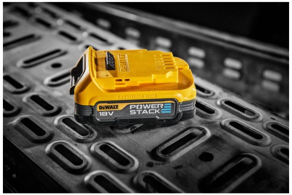 Акумуляторна батарея PowerStack DeWALT DCBP034