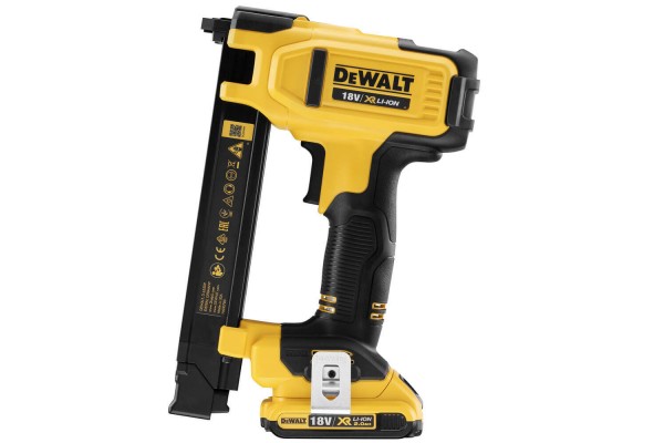 Степлер скобозабивний акумуляторний DeWALT DCN701D2