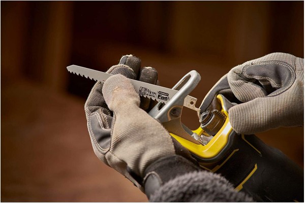 Пила шабельна акумуляторна STANLEY FATMAX SFMCS310B Пила шабельна акумуляторна STANLEY FATMAX SFMCS310B