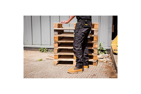 Штани робочі Dewalt Thurlston Trousers чорні розмір 34/33 склад 100% поліестер стрейч, не водопроник