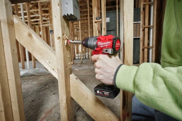 Акумуляторний шурупокрут Milwaukee M12 (FDD2-602) (4933479875) Акумуляторний шурупокрут Milwaukee M12 (FDD2-602) (4933479875)