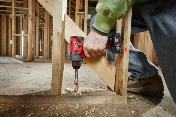 Акумуляторний шурупокрут Milwaukee M12 (FDD2-602) (4933479875) Акумуляторний шурупокрут Milwaukee M12 (FDD2-602) (4933479875)