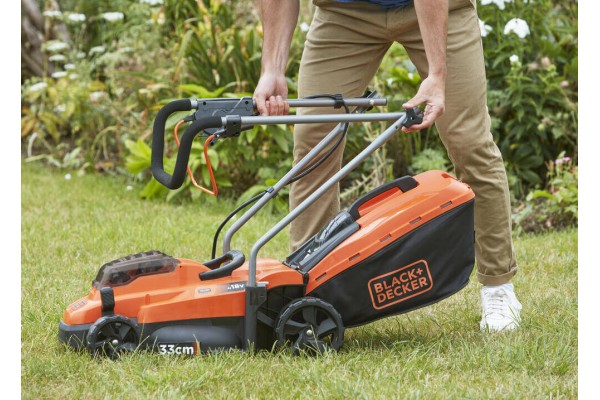 Газонокосарка акумуляторна BLACK+DECKER BCMW3318L2