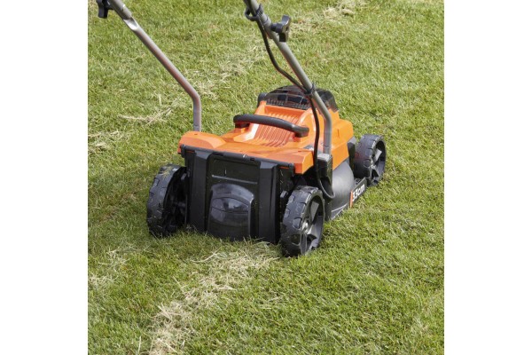 Газонокосарка акумуляторна BLACK+DECKER BCMW3318L2