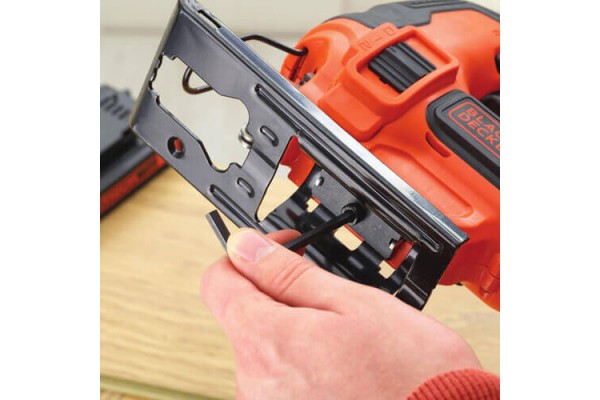 Пила лобзикова акумуляторна BLACK+DECKER BDCJS18N