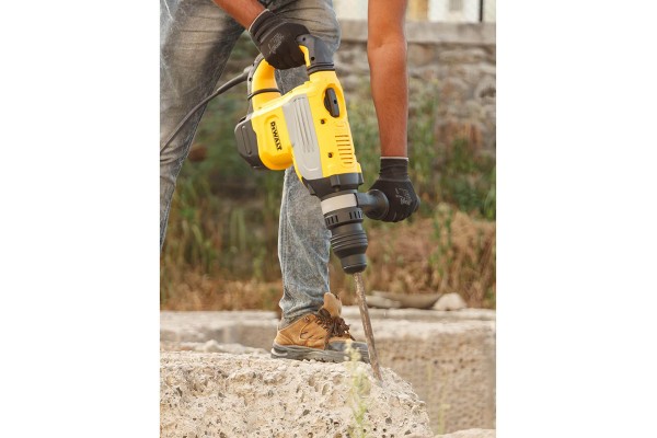 Перфоратор мережевий SDS-MAX DeWALT D25733K