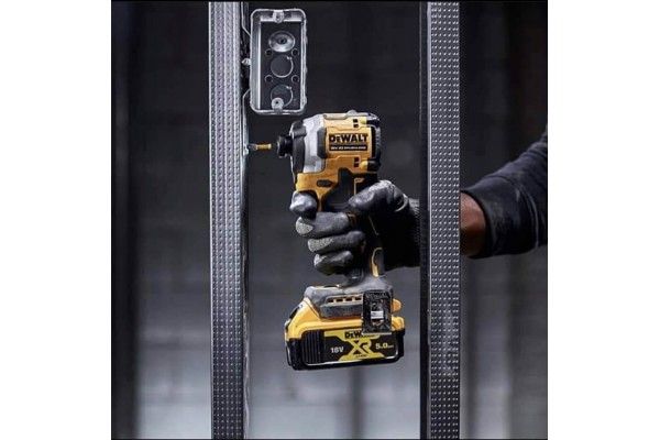 Шурупокрут ударний акумуляторний безщітковий DeWALT DCF850N