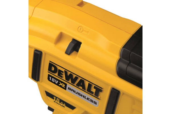 Степлер скобозабивний акумуляторний безщітковий DeWALT DCN681N