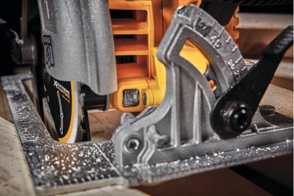 Пила дискова акумуляторна безщіткова DeWALT DCS573NT