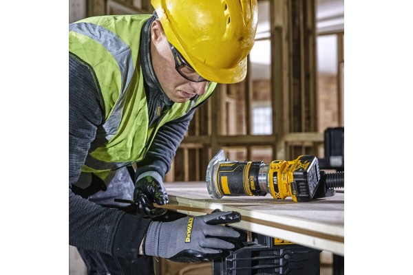 Фрезер акумуляторний безщітковий DeWALT DCW604NT