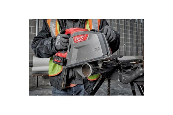 Циркулярная пила по металлу MILWAUKEE M18 FUEL FMCS66-0C 66мм 4933472110 (+ аксесуари, HD кейс)