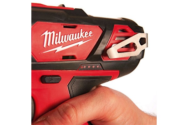 Дриль-шуруповерт MILWAUKEE M12 BDD-202C обертовий момент 30 Нм 4933441915 (+2 акумулятори, зарядний