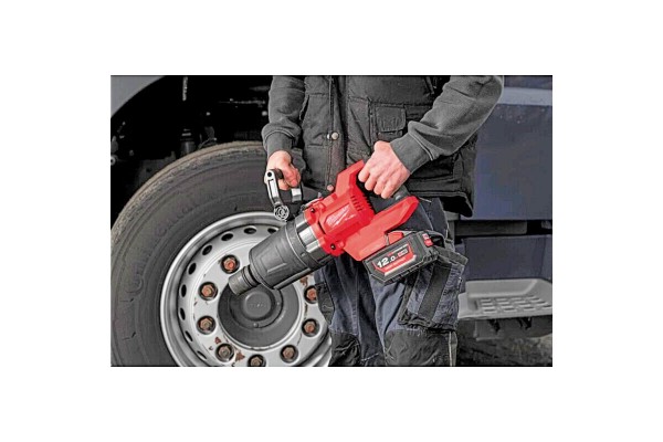 Гайкокрут високомоментний 1'' (2711 Нм) MILWAUKEE M18 FUEL ONEFHIWF1DS-121C (+ заряд.пристрій, акум.