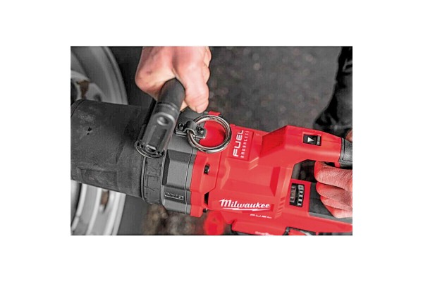 Гайкокрут високомоментний 1'' (2711 Нм) MILWAUKEE M18 FUEL ONEFHIWF1DS-121C (+ заряд.пристрій, акум.