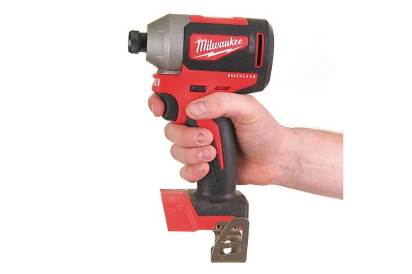 Гайкокрут акумуляторний безщітковий 1/4\" HEX MILWAUKEE M18 CBLID-0 180Нм