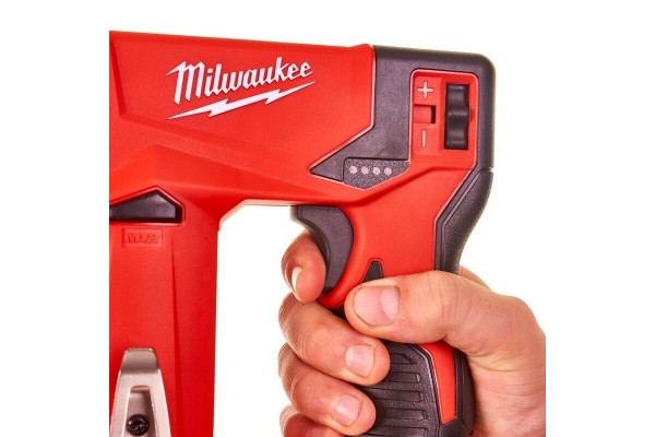 Акумуляторний степлер Milwaukee M12 BST-0 (4933459634)