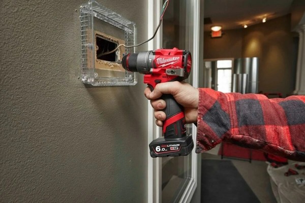 Акумуляторний шурупокрут Milwaukee M12 (FPD2-202X) (4933479868) Акумуляторний шурупокрут Milwaukee M12 (FPD2-202X) (4933479868)