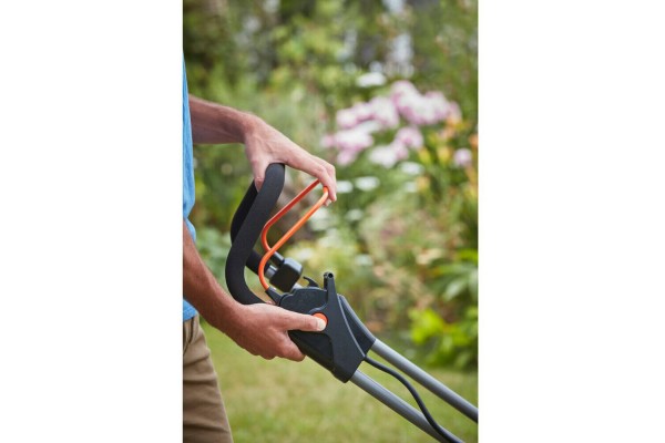 Газонокосарка акумуляторна BLACK+DECKER BCMW33184L2