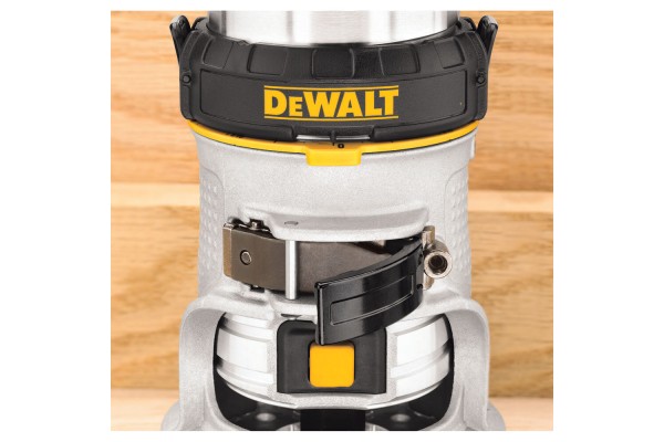 Фрезер мережевий DeWALT D26200