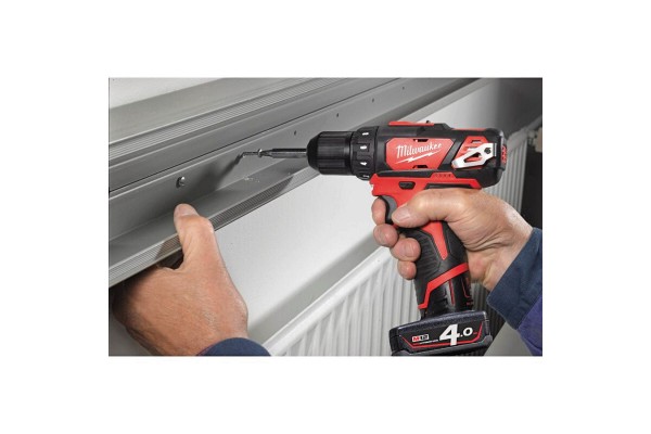 Дриль-шурупокрут акумуляторний MILWAUKEE, M12 BDD-0, 30Нм