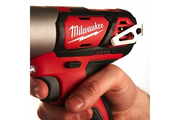 Акумуляторний гвинтоверт Milwaukee M12BID-202С (4933441960)