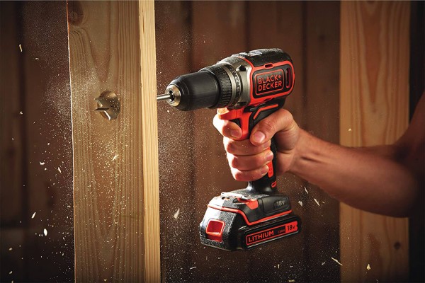 Дриль-шурупокрут акумуляторний безщітковий BLACK+DECKER BL186KB