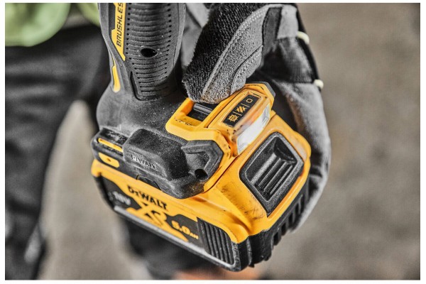 Дриль-шурупокрут акумуляторний безщітковий ударний DeWALT DCD805P2T