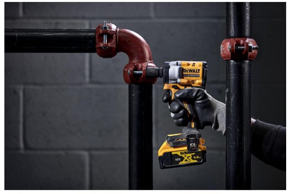 Гайкокрут ударний акумуляторний безщітковий DeWALT DCF922P2T