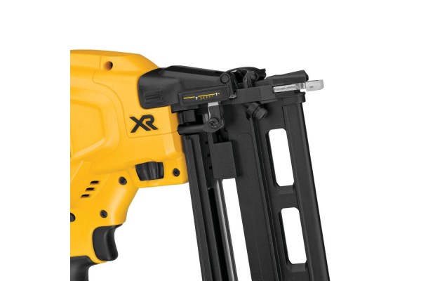 Пістолет цвяхозабивний акумуляторний безщітковий DeWALT DCN662D2