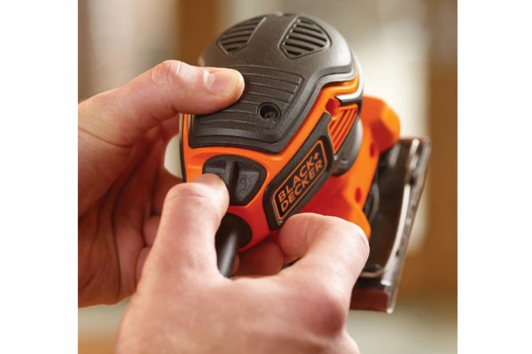 Шліфмашина вібраційна Black+Decker 220 Вт