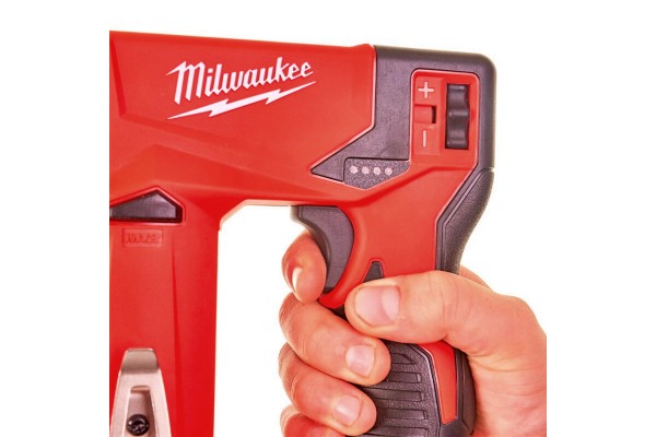 Степлер акумуляторний MILWAUKEE, M12 BST-0 Степлер акумуляторний MILWAUKEE, M12 BST-0
