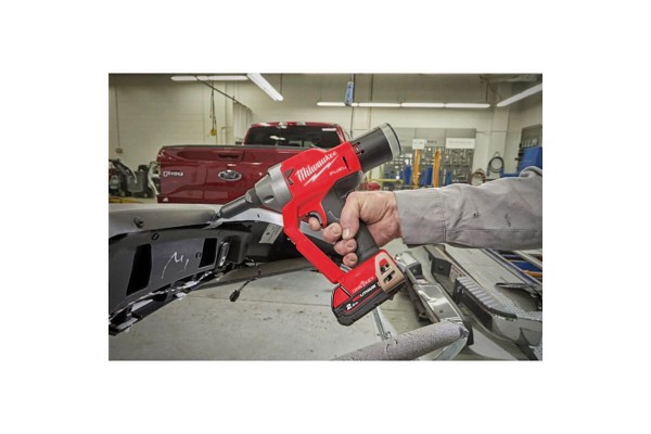 Заклепочник акумуляторний MILWAUKEE M18 ONEFPRT-0X, діаметр закл. 4,8-7,0мм (HD кейс)