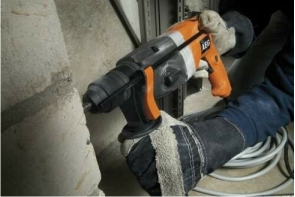 Перфоратор AEG BH 22E Перфоратор AEG BH 22E