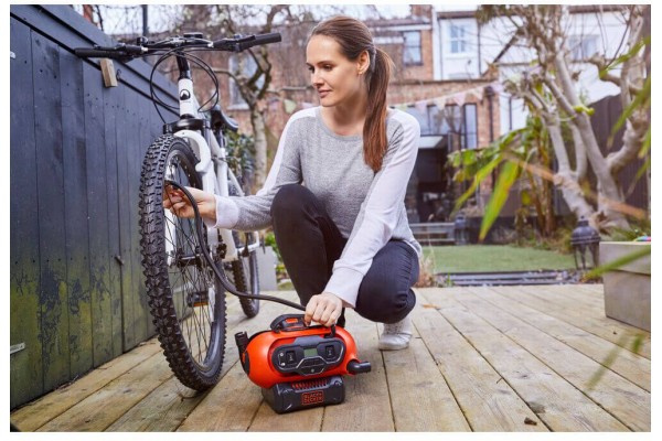 Компресор автомобільний акумуляторний BLACK+DECKER BDCINF18N