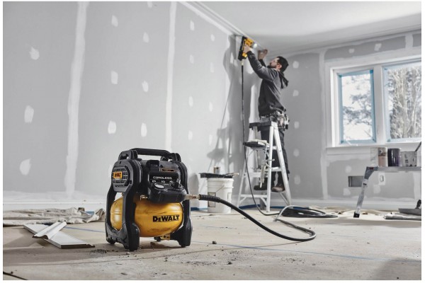 Компресор повітряний акумуляторний DeWALT DCC1018N