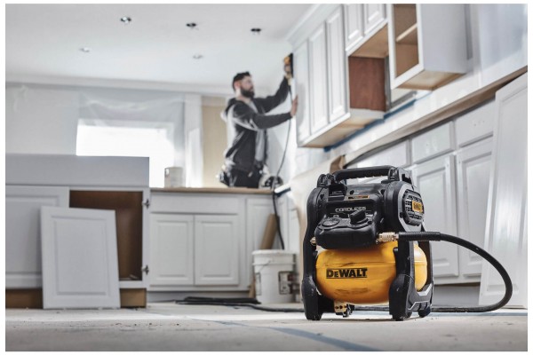 Компресор повітряний акумуляторний DeWALT DCC1018N