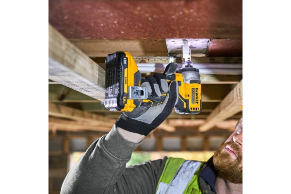 Набір з двох інструментів безщіткових DeWALT DCK2061P2T