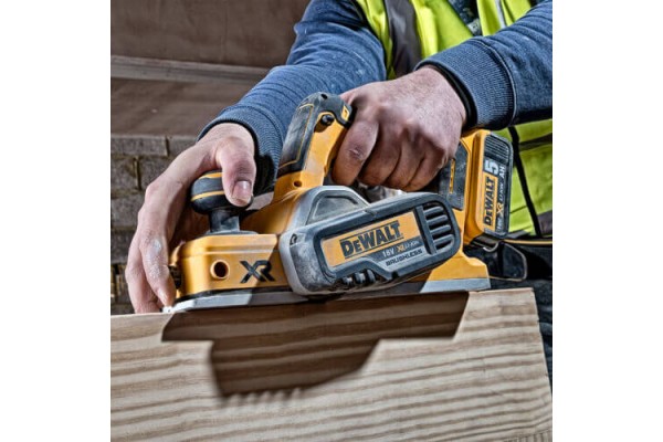 Рубанок акумуляторний безщітковий DeWALT DCP580P2