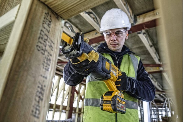 Пила шабельна акумуляторна DeWALT DCS389T2