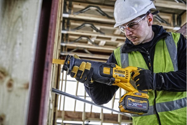 Пила шабельна акумуляторна DeWALT DCS389X2