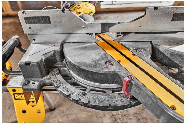 Пилка торцювальна акумуляторна безщіткова DeWALT DCS781X2