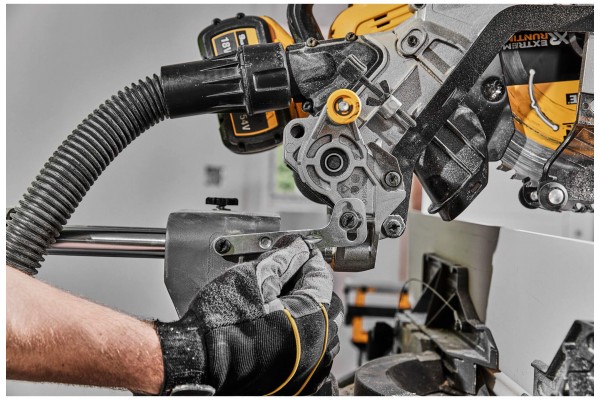 Пилка торцювальна акумуляторна безщіткова DeWALT DCS781X2