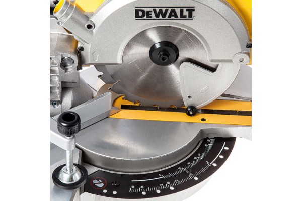 Пила настільна мережева DeWALT DWS777