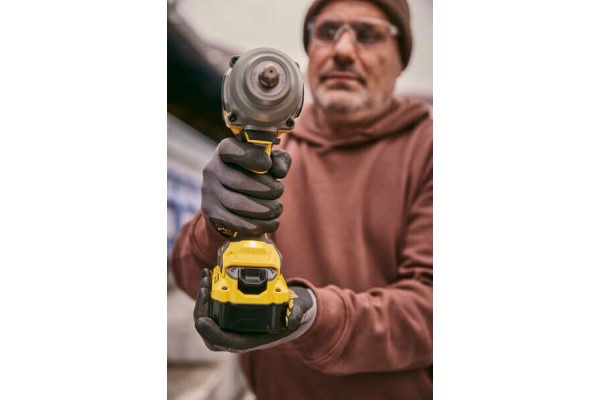 Гайковерт ударний акумуляторний STANLEY FATMAX SFMCF940B