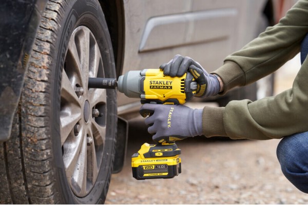 Гайковерт ударний акумуляторний STANLEY FATMAX SFMCF940B