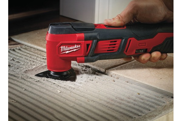 Багатофункціональний інструмент Milwaukee M18 BMT-0 без АКБ и ЗУ (4933446203) Багатофункціональний інструмент Milwaukee M18 BMT-0 без АКБ и ЗУ (4933446203)