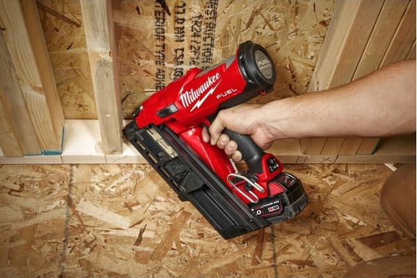 Цвяхозабивний пістолет акумуляторний MILWAUKEE, M18 FFN-502C, 50/90мм (+зар.прис., 2акум.Х5Аг,кейс) Цвяхозабивний пістолет акумуляторний MILWAUKEE, M18 FFN-502C, 50/90мм (+зар.прис., 2акум.Х5Аг,кейс)