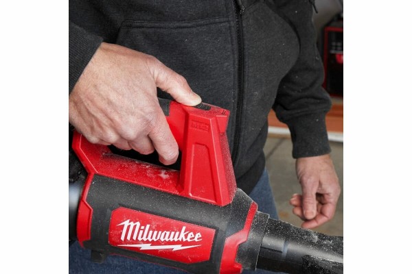 Акумуляторна повітродувка Milwaukee M12BBL-0 (4933472214) (без АКБ та ЗП)